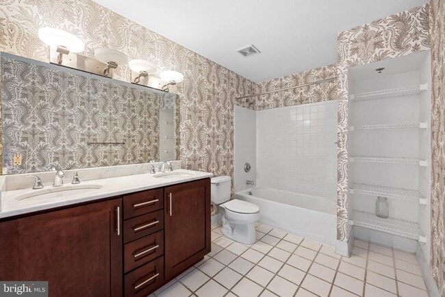 Building Photo - 2702 Lighthouse Point E