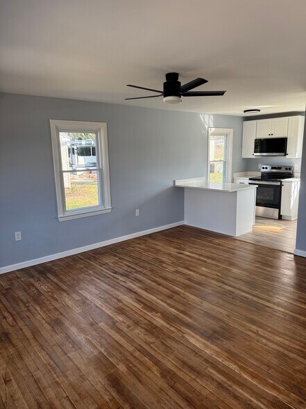 Building Photo - 1302 Hazel St