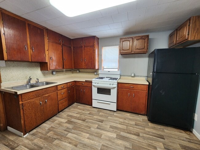 Building Photo - 403 9th Ave SW