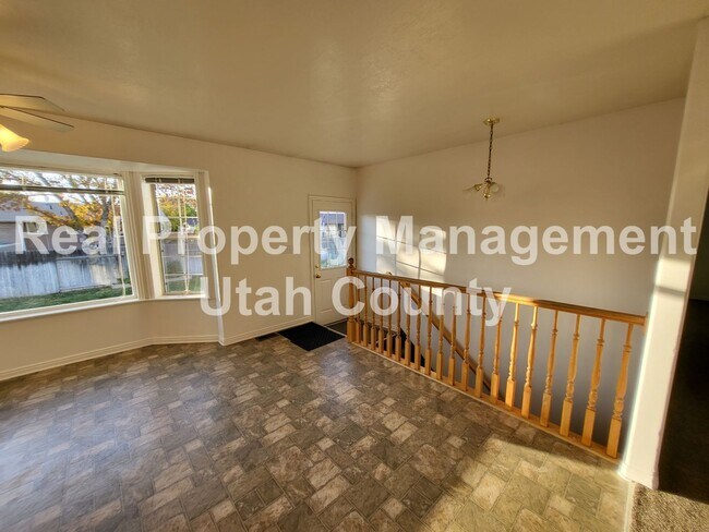 Building Photo - 572 S 1750 E St