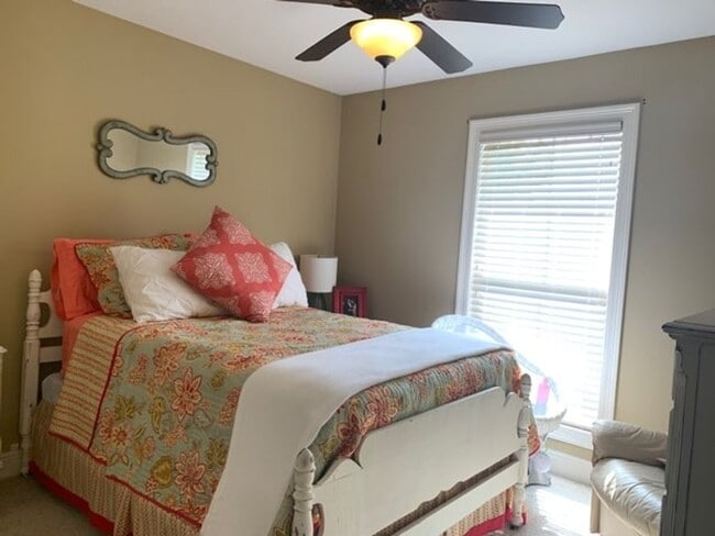 Building Photo - Beautiful 3/2 Home in Farmington Station Available For Rent!