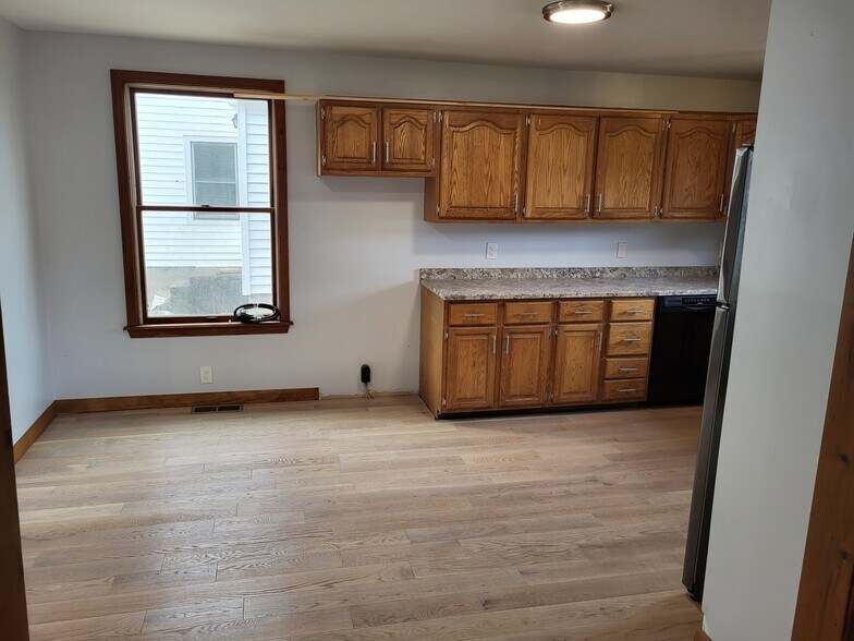 Building Photo - 48 Reynolds Street Ext