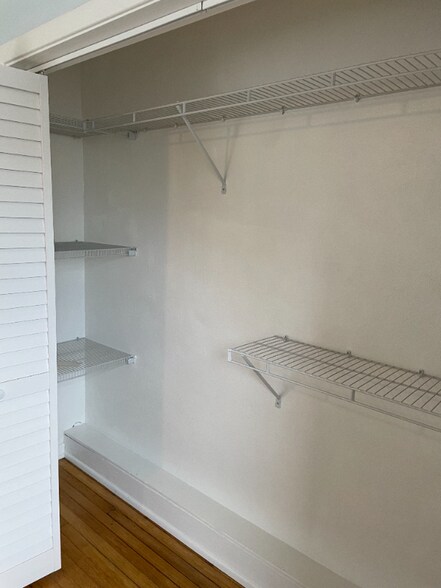 Building Photo - 301 Oleander St