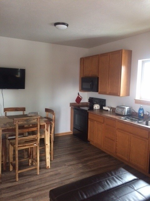 Building Photo - 663