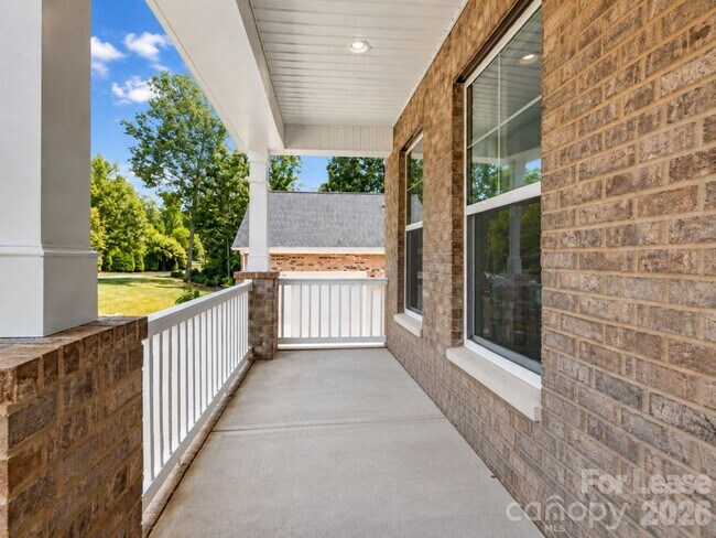 Building Photo - 7717 Nautical View