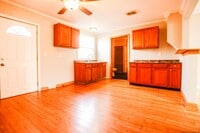 Building Photo - Well maintaned and clean two bedroom home ...