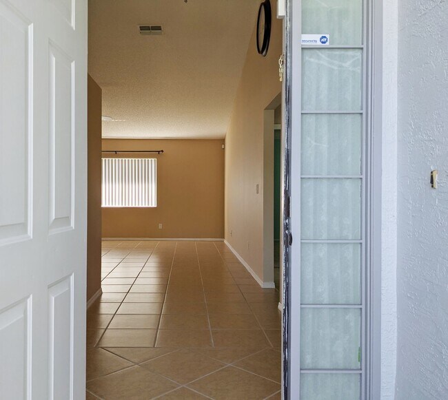 Building Photo - 3/2/2 Home with many upgrades in the 34609...