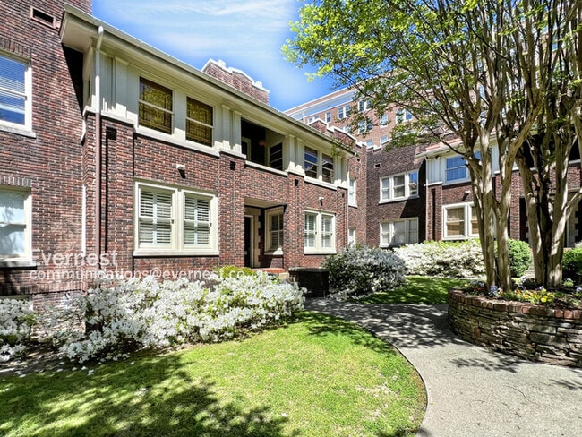 Building Photo - 2819 Highland Ave