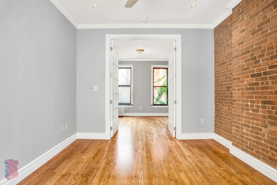 Primary Photo - 722 Tenth Ave (between 49th & 50th), #4A