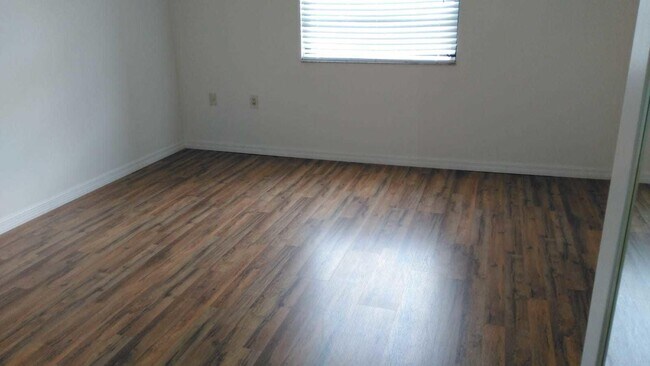 Building Photo - 3516 Whitehall Dr