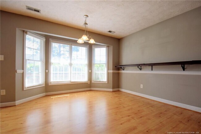 Building Photo - 3019 Burton Dr