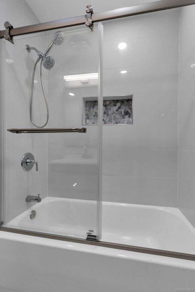 Building Photo - 21 Reading Rd