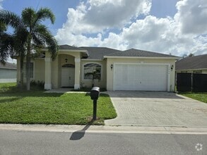 Building Photo - 1202 Hatteras Cir