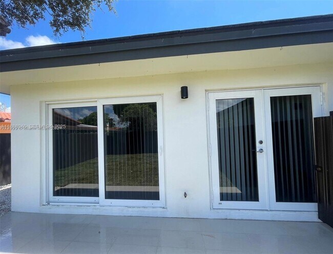 Building Photo - 6329 SW 23rd St