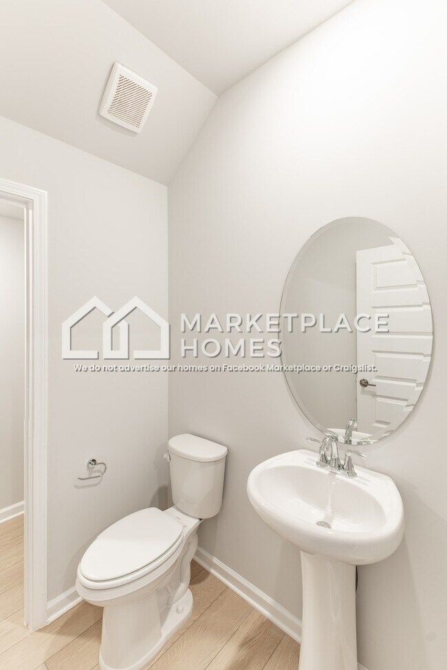 Building Photo - 212 Stockyard Cir