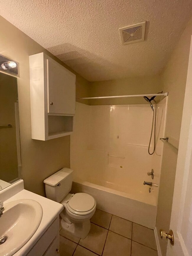 Building Photo - Dunwoody Subdivision