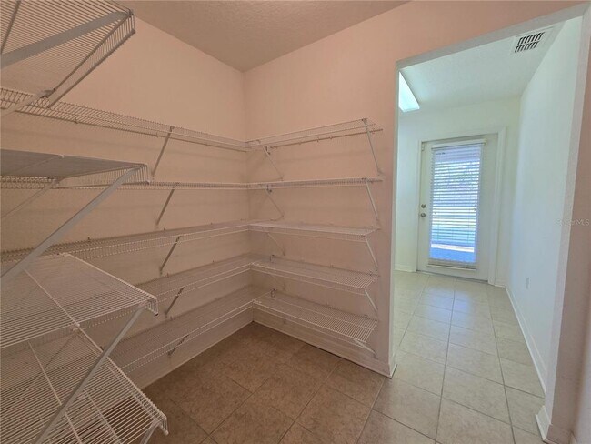 Building Photo - 2081 Farrington Dr