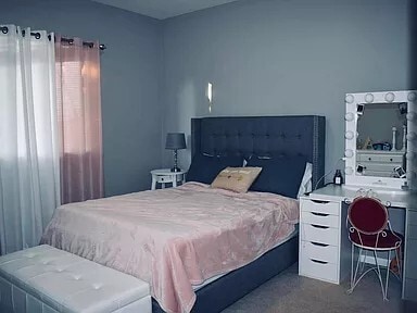 Building Photo - Gorgeous Home in a Serene Location