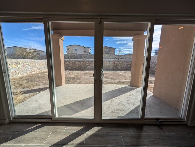 Building Photo - 517 La Entrada Cir