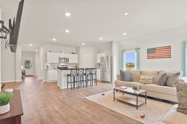 Building Photo - 772 Gold Finch Way