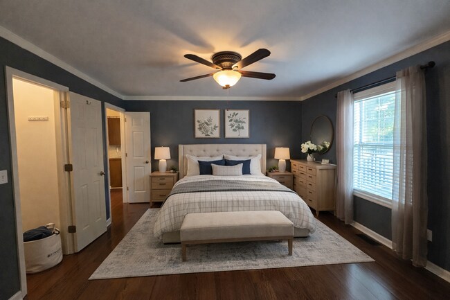 Building Photo - MOVE-IN SPECIAL!! $250 OFF First Month
