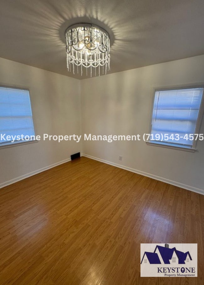 Building Photo - Remodeled 3 Bedroom/1 Bathroom House $1350...