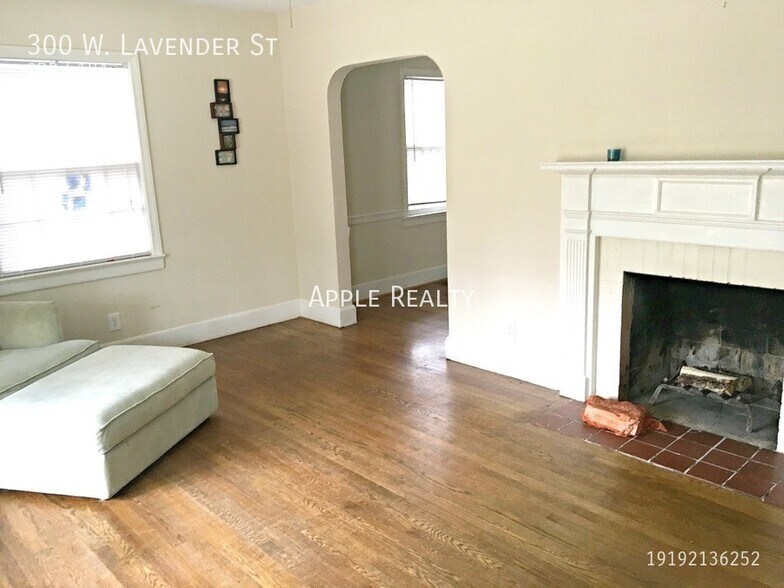 Building Photo - 300 W Lavender Ave