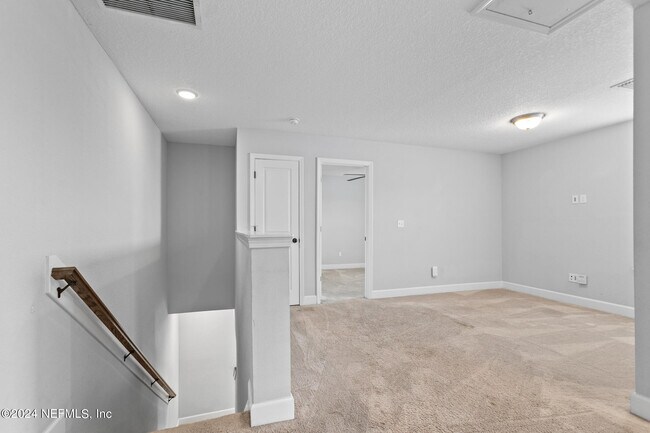 Building Photo - 213 Foxcross Ave
