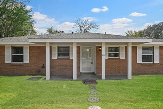 Building Photo - 209 Moss Hill Ln