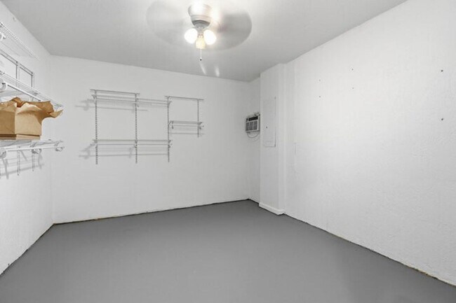 Building Photo - 105 Vanessa St