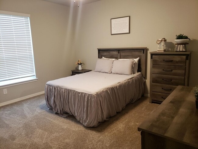 Building Photo - 7000 Canter Ct