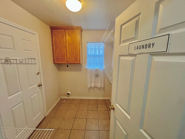 Building Photo - AVAILABLE NOW; APPLY AT OUR WEBSITE TODAY!!