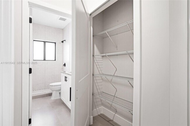 Building Photo - 4309 E 8th Ct