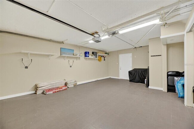 Building Photo - 160 Marina Del Rey Ct