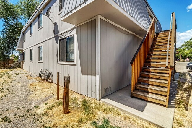 Building Photo - 455 Topaz Dr