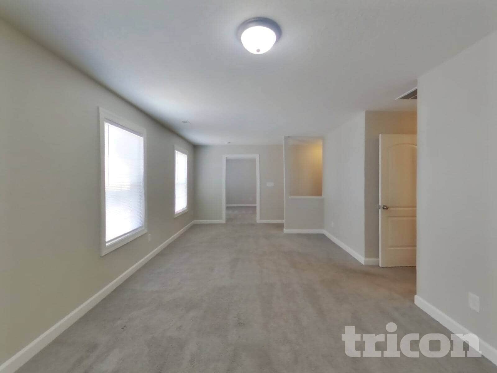 Building Photo - 2990 Parkview Dr