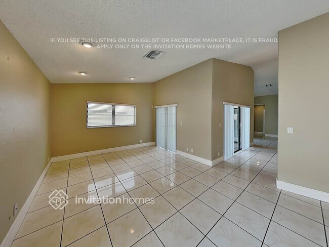 Building Photo - 11520 Whisper Sound Dr