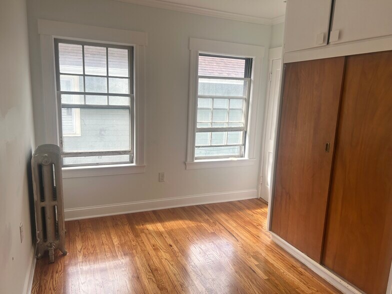 Building Photo - 176 Brush Hill Rd