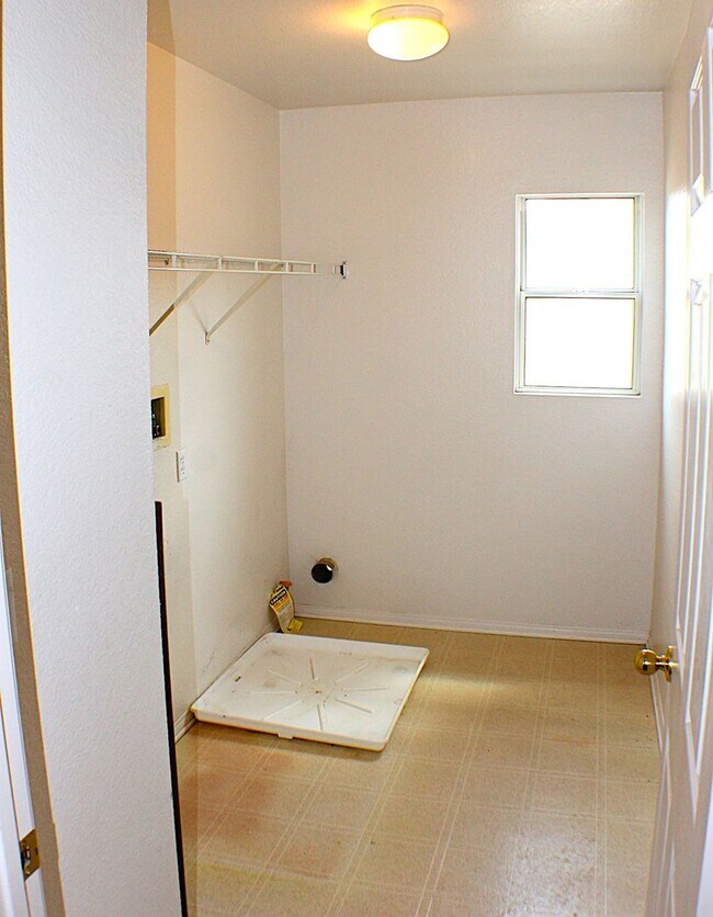 Building Photo - Moreno Valley Ranch, Spacious 4 Bedroom