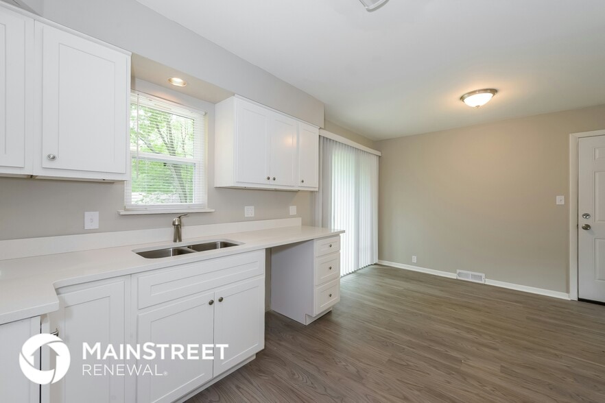 Building Photo - 11304 Crystal Ave