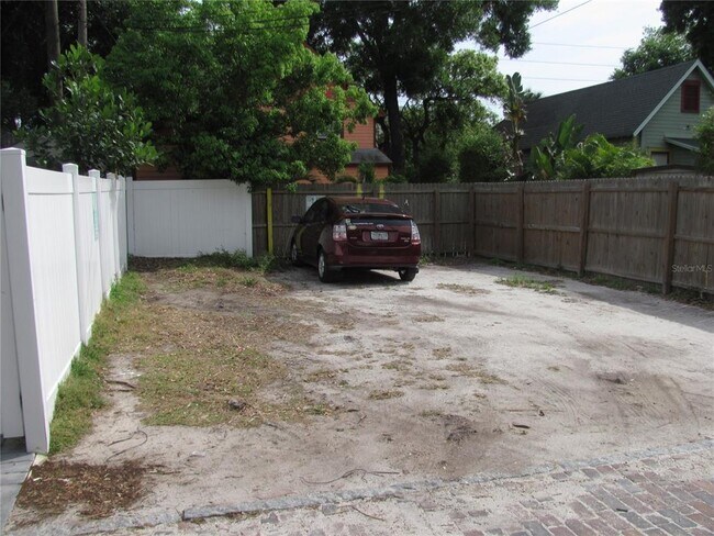 Building Photo - 524 3rd St N