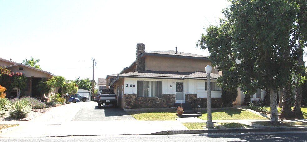 Building Photo - 308 N Primrose Ave