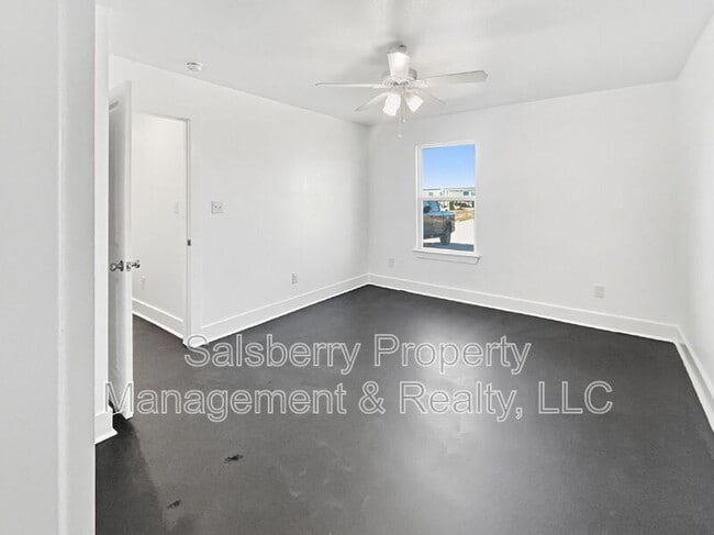 Building Photo - 109 James Ct