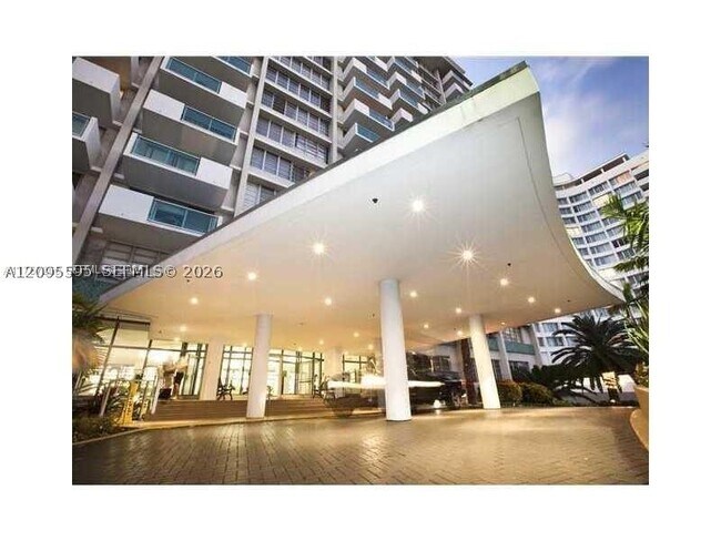 Building Photo - 1000 West Dr