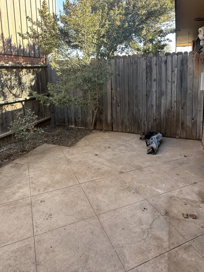 Building Photo - 3000 W Illinois Ave