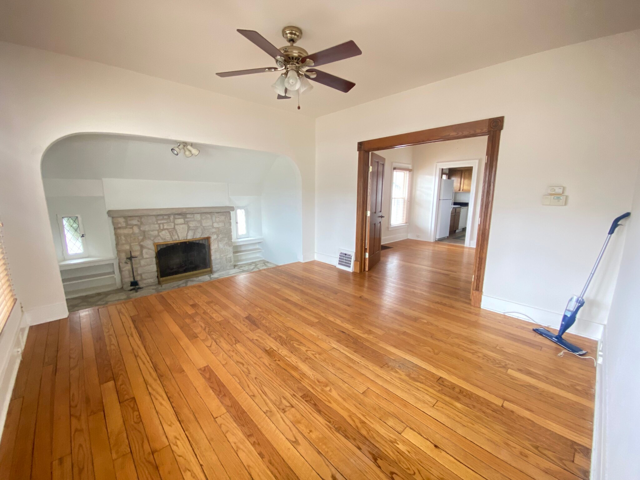 Family Room - 9 S Van Buren St