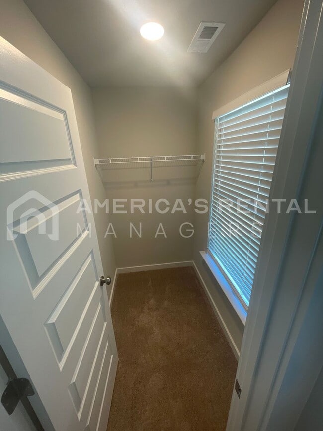Building Photo - 289 Buckhorn Cir