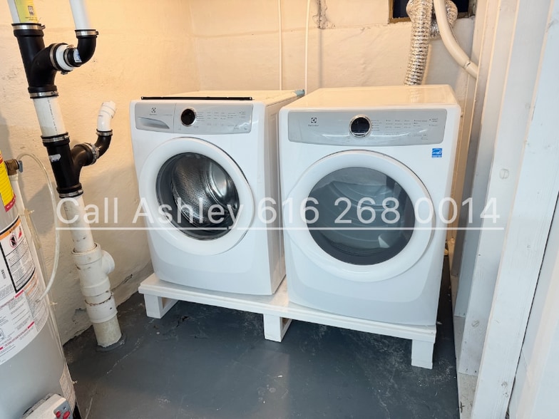 Building Photo - 1032 Logan St SE