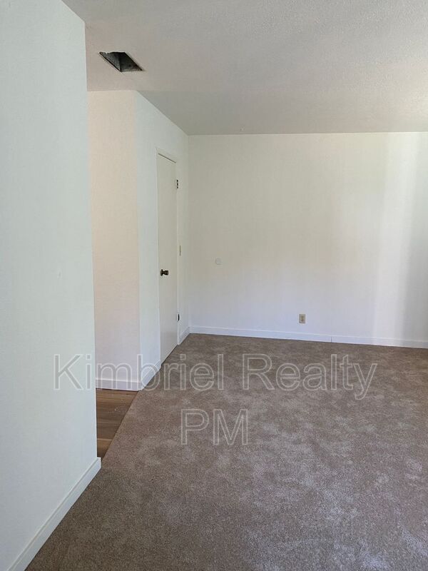 Building Photo - 2928 Stanford Ln