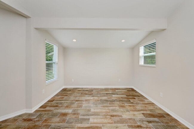 Building Photo - 502 3rd Ave